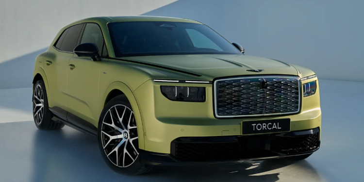Bentley hyn në epokën elektrike, sjell modelin e ri