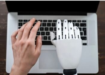 “100% njerëzore”, etiketa e re për librat e shkruar pa inteligjencë artificiale