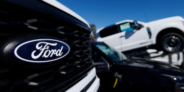 Ford rifillon prodhimin e F-150 pas ndërprerjes së furnizimit