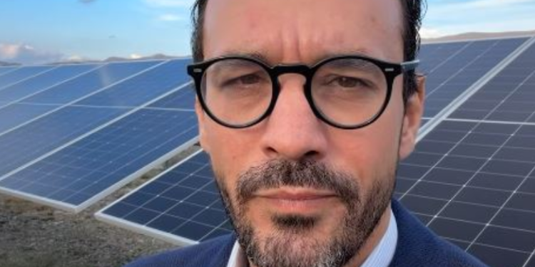 Dielli mbulon 30% të energjisë, Karakaçi: Fotovoltaikët po ndihmojnë sistemin gjatë muajve të verës