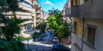 Vështirësohet blerja e banesave në Greqi nga shqiptarët