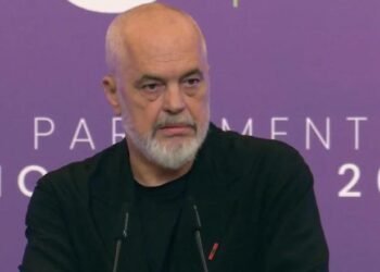 Nga administrata te “miku” për të gjetur zgjidhje, Rama: Shteti ka tre plagë që ushqejnë njëra-tjetrën