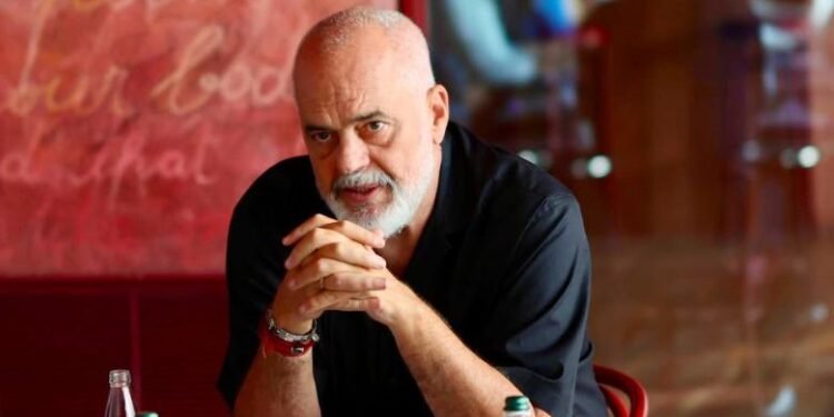 Pas turit në qarqe, Rama thërret ministrat dhe deputetët: Priten ndryshime në qeveri