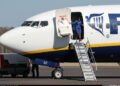 Shkallët “efiçente” të avionëve të RyanAir janë kthyer në një shqetësim serioz për pasagjerët