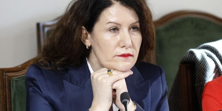 Siguria kombëtare në rrezik pas zbulimit të “bëmave” të shefes së SHISH