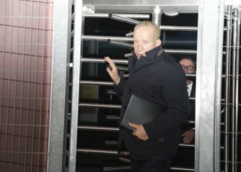 Behgjet Pacolli del pas 7 orësh nga SPAK: Bëra kallëzim penal për Aeroportin e Vlorës