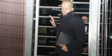 Behgjet Pacolli del pas 7 orësh nga SPAK: Bëra kallëzim penal për Aeroportin e Vlorës