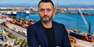 Korrupsion, zhvatje dhe mallra kontrabandë në Durrës dhe Kapshticë, bizneset kryeqëzojnë Zv.Drejtorin e Doganave, Erald Delilaj