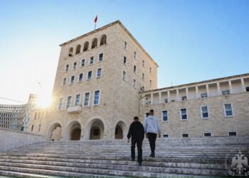 Sot nis viti i ri akademik, Presidenti Begaj uron studentët: Universitetet formojnë profesionistët dhe qytetarët që ndërtojnë të ardhmen e vendit