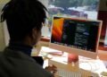 Një në tre të rinj përdor inteligjencën artificiale për informacion mbi drogën dhe alkoolin