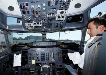 Alarm në aviacionin evropian: 3 në 4 pilotë kanë përjetuar episode gjumi, gjysma kanë fluturuar të lodhur