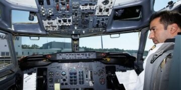 Alarm në aviacionin evropian: 3 në 4 pilotë kanë përjetuar episode gjumi, gjysma kanë fluturuar të lodhur