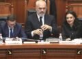 Maxhoranca kalon me 85 vota shkrirjen e 15 bashkive edhe me kartonët “jeshil” të Braçes dhe Spiropalit
