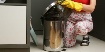 S’ka më larje pjatash dhe hedhje plehrash, të gjitha rregullat e reja nga Air BNB për turistët