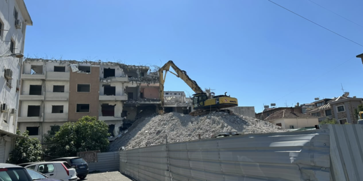 Rindërtimi i 9 pallateve në lagjen 5 në Durrës, premtim i pambajtur