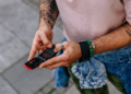 Mendoni se nuk jetoni dot pa smartphone? Ja pse një telefon i thjeshtë mund të jetë zgjedhja më e mirë