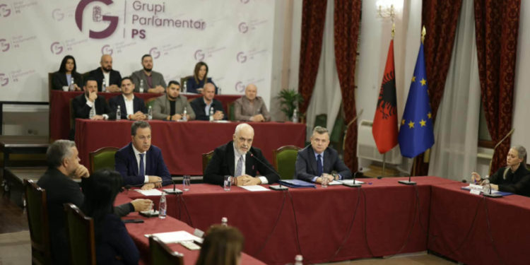 Rama iu kërkon llogari deputetëve socialistë: Jeni fshehur, çfarë po bëni këto ditë?