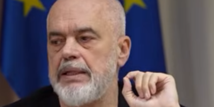 Rama: Nga viti i ardhshëm fëmijët do të qëndrojnë në shkollë deri në orën 17:00