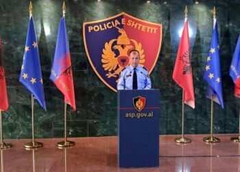 Mesazhet kërcënuese ndaj mësuesve dhe pedagogëve që marin pjesë në protestë, Policia e Shtetit: Nuk janë dërguar nga ne, po synohet përhapja e panikut