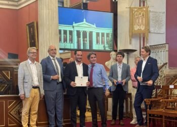 Kirurgu me mikrofon në dorë! Ermal Pashaj merr titullin prestigjioz europian
