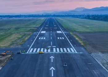 Aeroporti Ndërkombëtar i Tiranës vijon investimet në pistë për sezonin 2027
