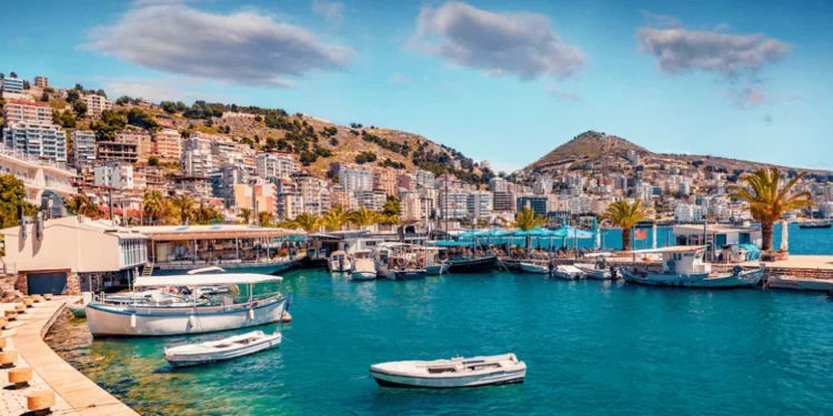 Saranda lë pas Durrësin, porti jugor përqendroi 48.4% të udhëtarëve në tremujorin e tretë