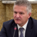 Bankat janë të sigurta pavarësisht dëmeve në pak filiale, Shella: 85% e degëve funksionale, paratë e qytetarëve nuk rrezikohen