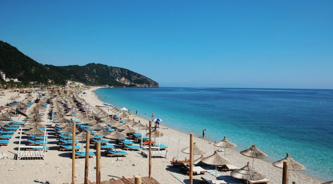 Media italiane përzgjedh Dhërmiun mes 20 destinacioneve për vjeshtën