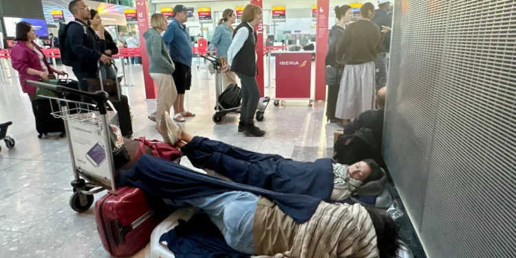 Defekt në sistemin e kontrollit ajror në Itali, anulime dhe vonesa fluturimesh! Preket edhe Shqipëria