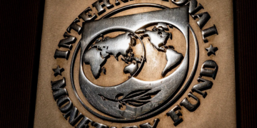 FMN parashikon rritje ekonomike globale prej 3.1% në vitin 2026