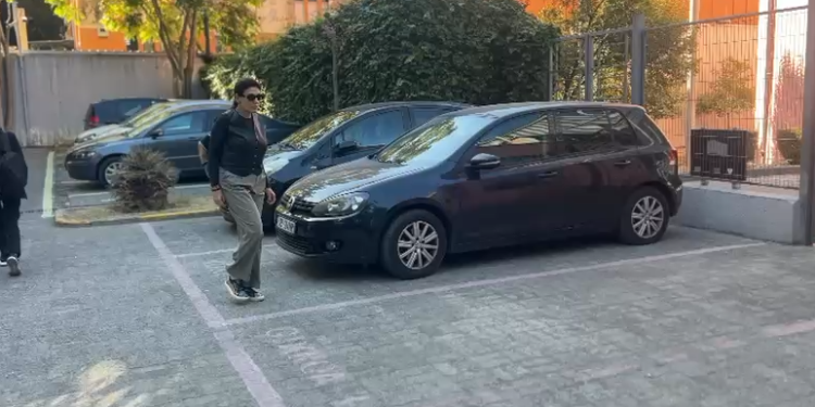 Nën hetim për grup të strukturuar kriminal në kuadër të skandalit AKSHI, Mirlinda Karçanaj paraqitet në SPAK