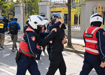 Qeveria shpërndan me urgjencë shpërblimin 2 500 euro për policët