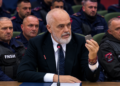 2500 euro shpërblim, Rama shtrëngon radhët me policët dhe premton rritje pagash